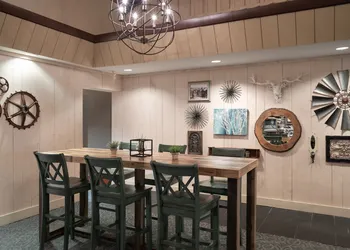 Pine Barn Inn hotel thumbnail 5