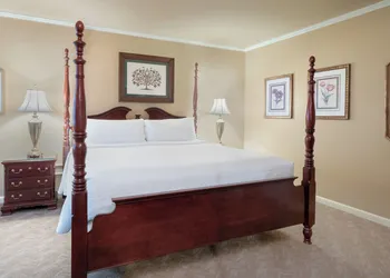 Pine Barn Inn hotel thumbnail 8