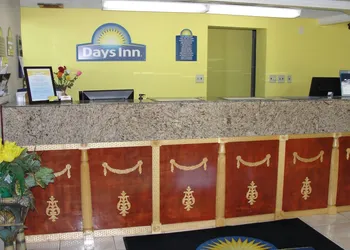 Days Inn by Wyndham Benton hotel thumbnail 3