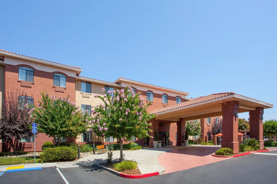 Holiday Inn Express & Suites Davis - University Area by IHG hotel detail image 2