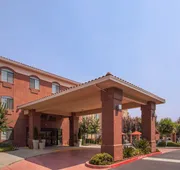 Holiday Inn Express & Suites Davis - University Area by IHG hotel detail image 3