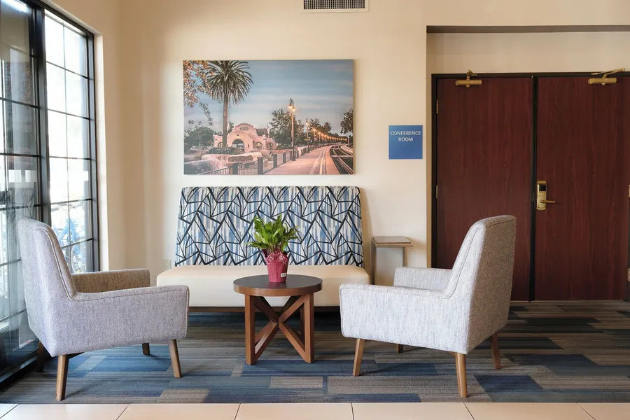 Holiday Inn Express & Suites Davis - University Area by IHG hotel detail image 6