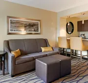 Comfort Inn & Suites Market - Airport hotel detail image 4