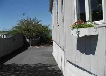 Sea Whale Motel hotel thumbnail 5