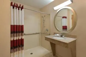 Red Roof Inn North Little Rock hotel thumbnail 2