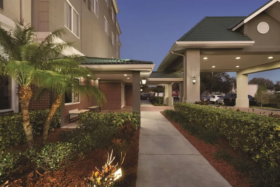 Country Inn & Suites by Radisson, St. Petersburg - Clearwater, FL hotel detail image 2