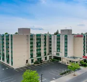 Ramada by Wyndham Niagara Falls Near the Falls hotel detail image 4