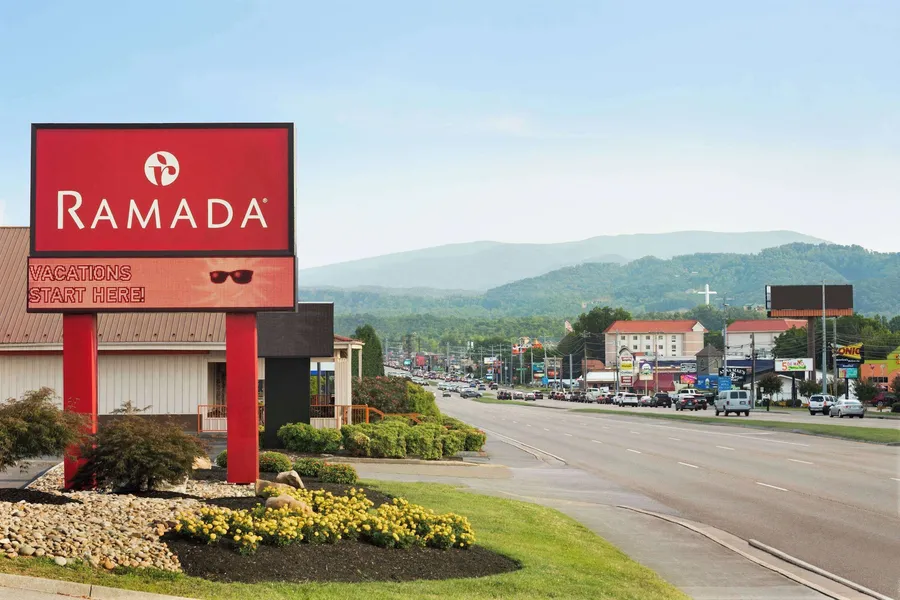 Ramada by Wyndham Pigeon Forge North hotel detail image 2