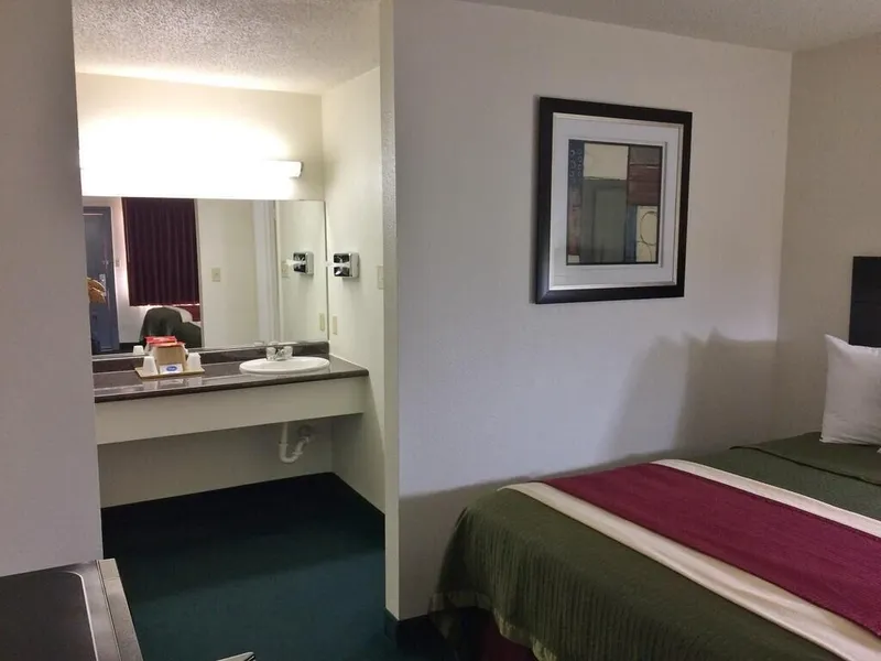 Travel Inn & Suites hotel detail image 6
