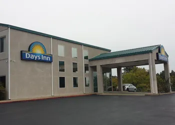 Days Inn by Wyndham Harrison hotel thumbnail 3