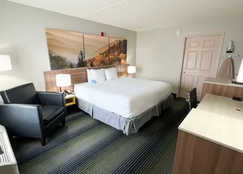 Days Inn by Wyndham Harrison hotel thumbnail 4