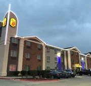 Super 8 by Wyndham Bedford DFW Airport West hotel detail image 3