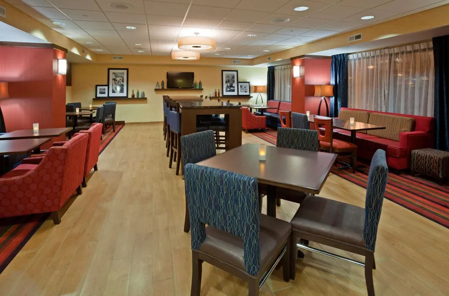 Hampton Inn Milwaukee-Airport hotel detail image 6
