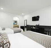 Sapphire Inn and Suites hotel detail image 3