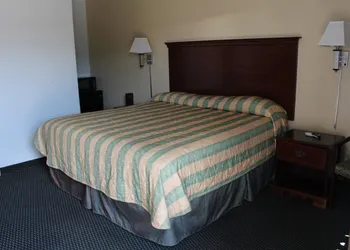 Deluxe Inn Fort Stockton hotel thumbnail 7
