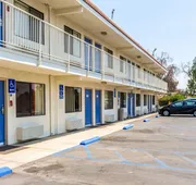 Motel 6 Bakersfield, CA - Convention Center hotel detail image 4