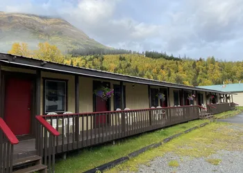 Trail Lake Lodge hotel thumbnail 2