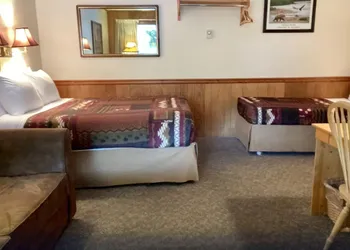 Trail Lake Lodge hotel thumbnail 5