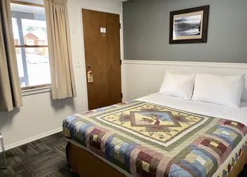 Trail Lake Lodge hotel thumbnail 6