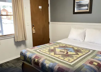 Trail Lake Lodge hotel thumbnail 8