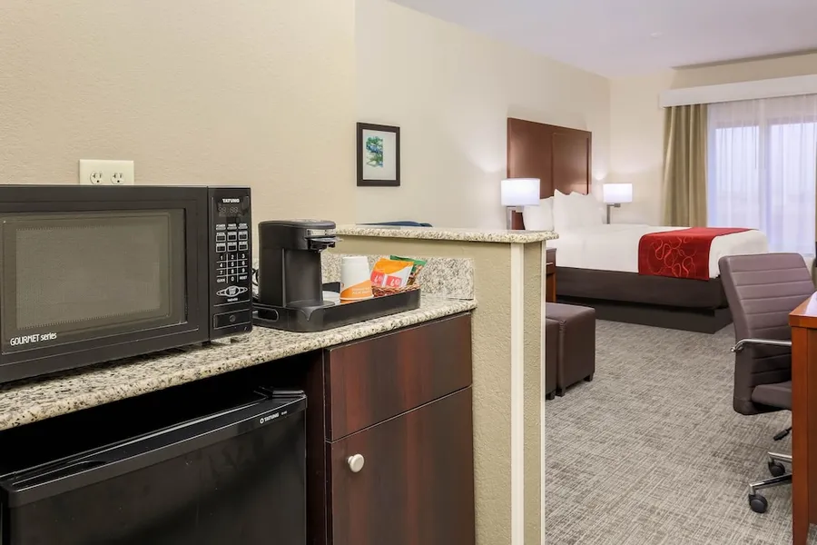 Comfort Suites DFW North/Grapevine hotel detail image 6