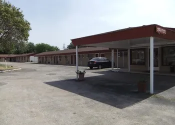 The Hills Motel hotel thumbnail 3