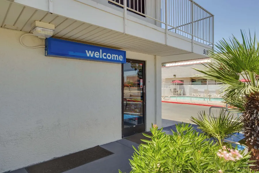 Motel 6 Tempe, AZ - Broadway - ASU hotel detail image 2