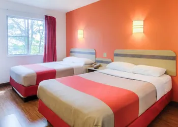 Motel 6-Sepulveda CA - Los Angeles - Van Nuys - North Hills hotel thumbnail 5