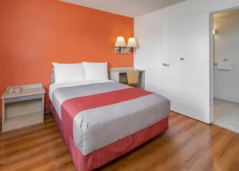 Motel 6-Sepulveda CA - Los Angeles - Van Nuys - North Hills hotel thumbnail 6