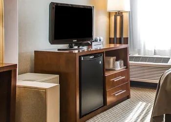 Comfort Inn Boston hotel thumbnail 4