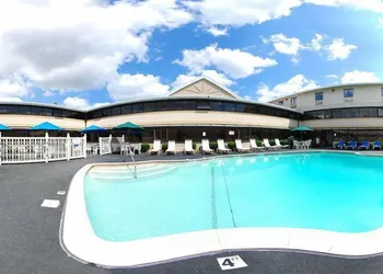 Comfort Inn Boston hotel thumbnail 6