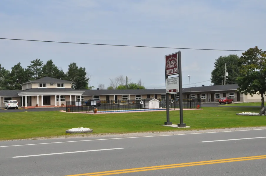 Colonial House Motor Inn hotel detail image 6