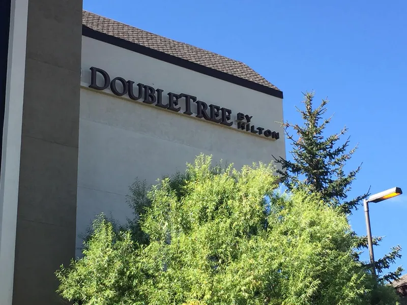 DoubleTree by Hilton Hotel Flagstaff hotel detail image 2