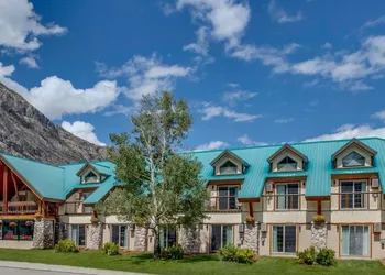 Waterton Glacier Suites hotel thumbnail 3