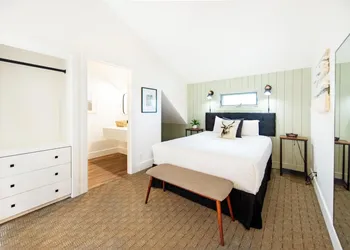 Waterton Glacier Suites hotel thumbnail 7