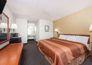 Days Inn by Wyndham Fort Payne hotel thumbnail 5