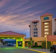 La Quinta Inn & Suites by Wyndham Tacoma - Seattle hotel detail image 4