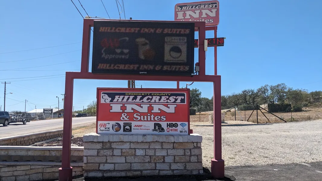 Hillcrest Inn & Suites hotel detail image 2