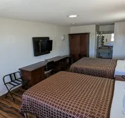 Hillcrest Inn & Suites hotel detail image 5