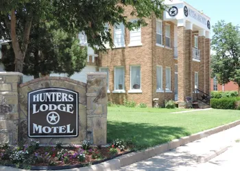 Hunters Lodge Motel hotel thumbnail 4