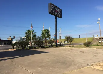 Royal Inn Pearsall hotel thumbnail 2