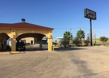 Royal Inn Pearsall hotel thumbnail 3