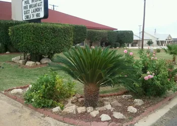 Royal Inn Pearsall hotel thumbnail 7