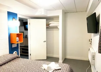 Jolly Roger Motel hotel thumbnail 7