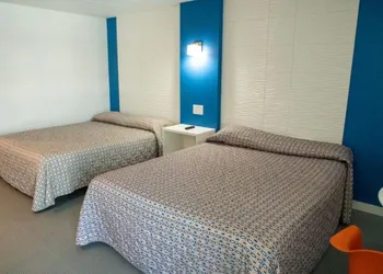 Jolly Roger Motel hotel thumbnail 8