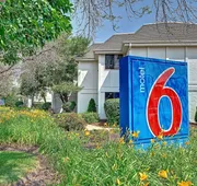 Motel 6 Glenview, IL - Chicago North hotel detail image 4