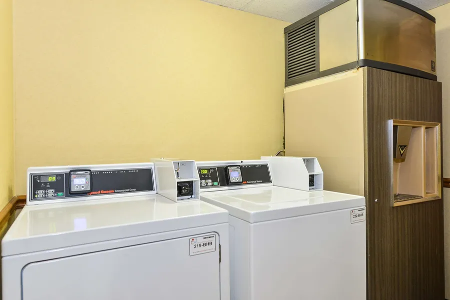 Best Western Plus Richmond Airport Hotel hotel detail image 2
