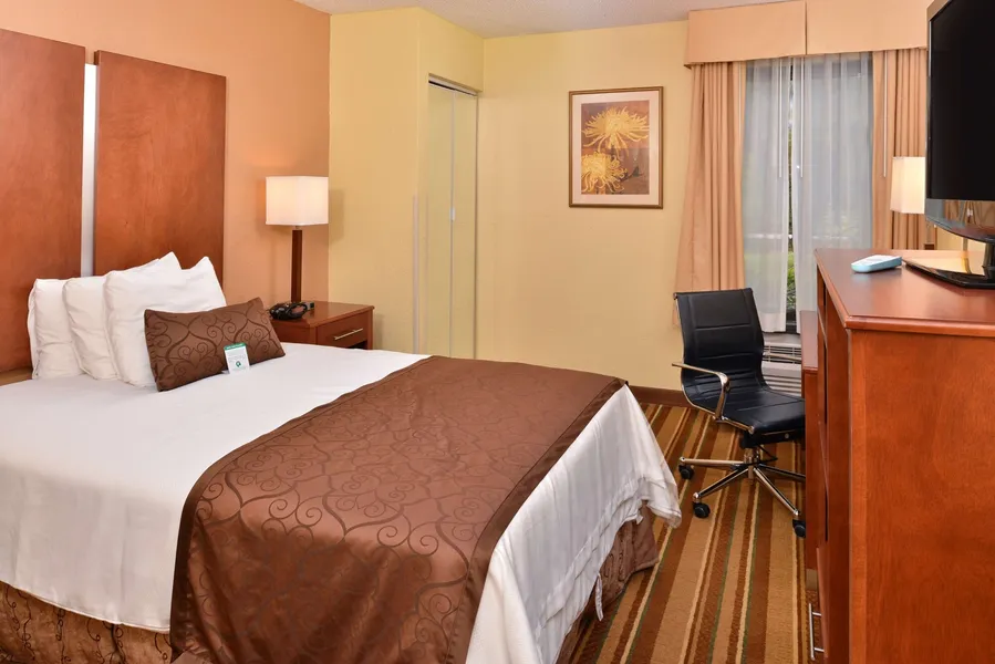 Best Western Plus Richmond Airport Hotel hotel detail image 6