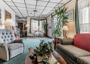 Horseshoe Curve Lodge hotel thumbnail 3