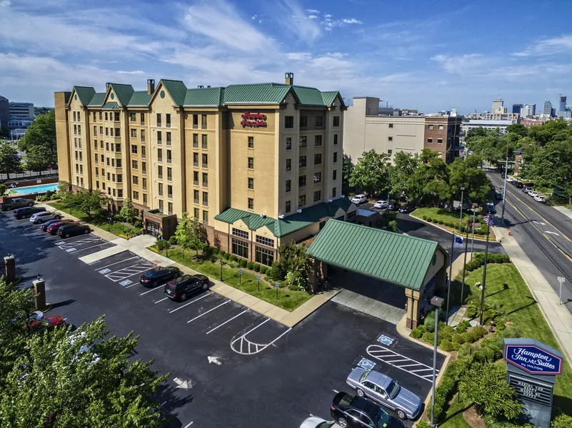 Hampton Inn & Suites Nashville-Vanderbilt-Elliston Place hotel detail image 2